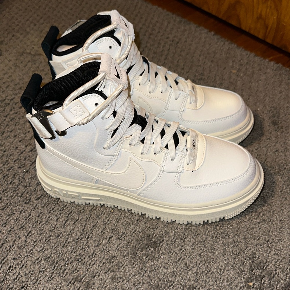 Utility Air Force high tops